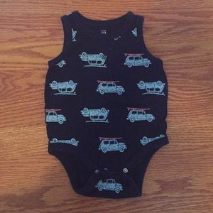 Baby Gap onesie sz 3-6 months